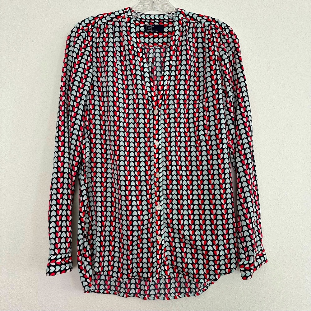 Gap tiny heart print blouse XS